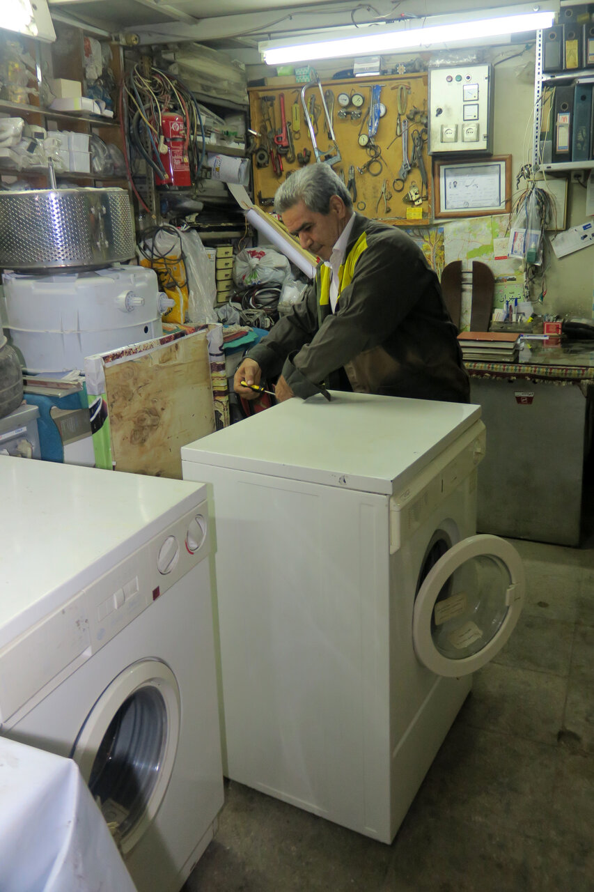 سبقت غیرمجاز تعرفه‌ها | ارائه خدمات بی‌کیفیت و البته گران در روزهای خانه‌تکانی به دعوای تکراری مردم و برخی اتحادیه‌ها تبدیل شده است