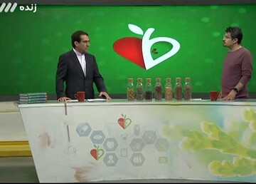 ببینید | اقدام عجیب مجری تلویزیون در ماه رمضان روی آنتن زنده