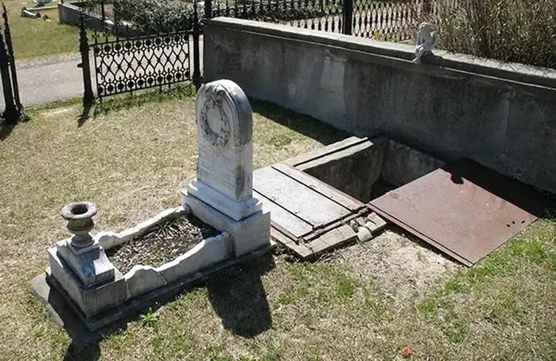 عجیب‌ترین آرامگاه‌های دنیا و داستان پشت آن‌ها | عکس