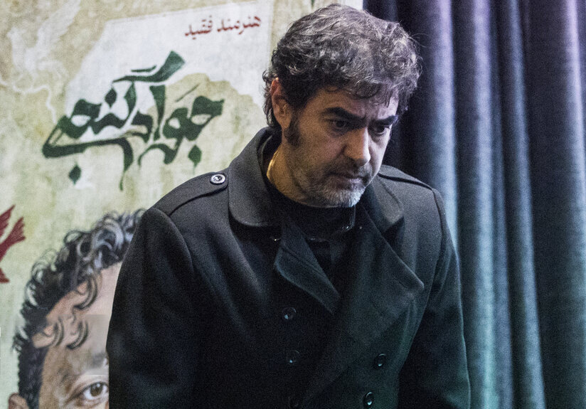 غم و اندوه بر چهره هنرمندان در مراسم یادبود یکی از جانباختگان دی ماه | تصاویر