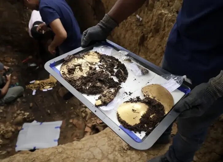 «ارباب فلوت‌ها» پس از ۱۲۰۰ سال زیر خاک پیدا شد! | عکس