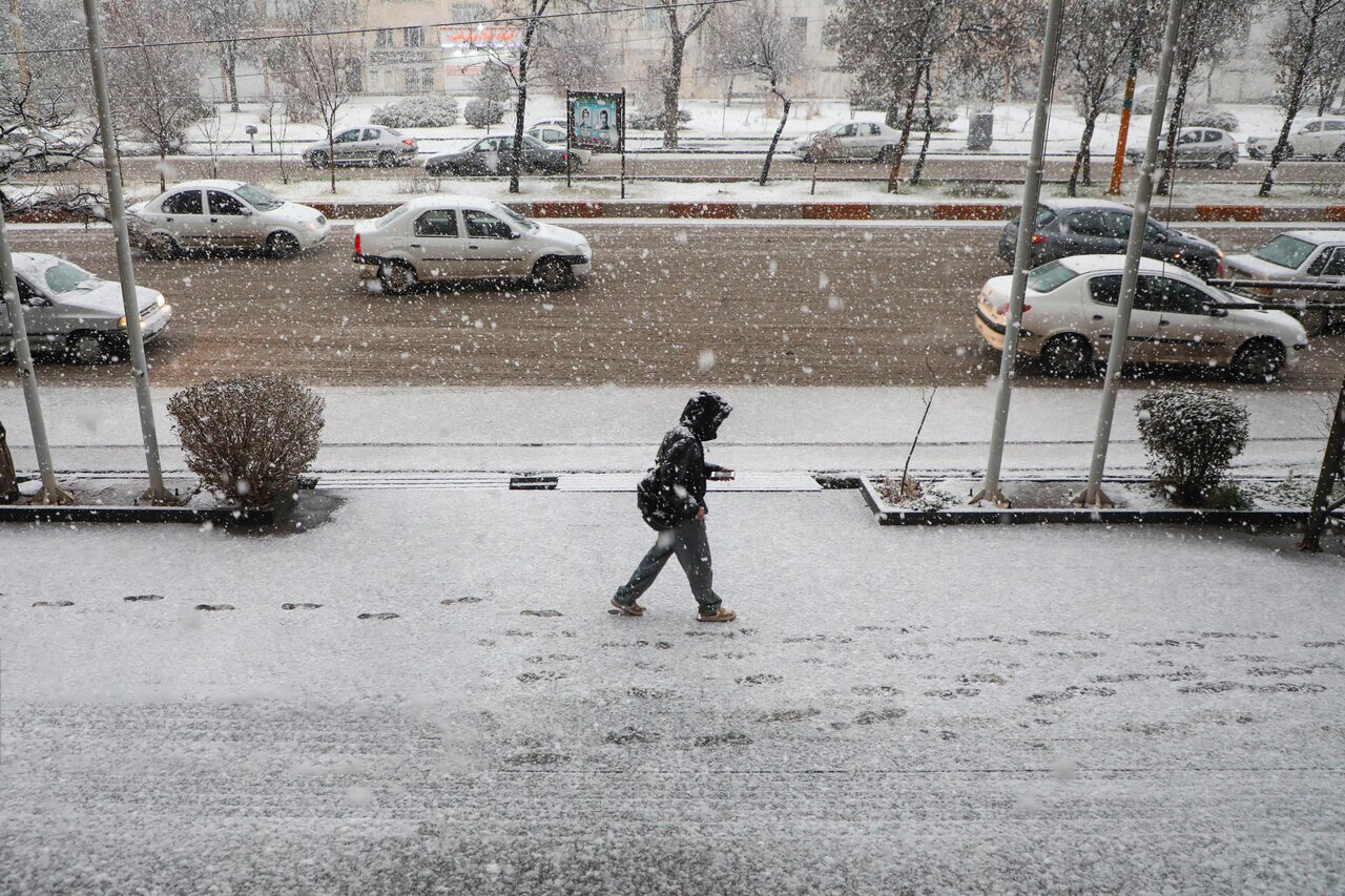 بارش برف و باران در این مناطق | وزش باد شدید در شرق