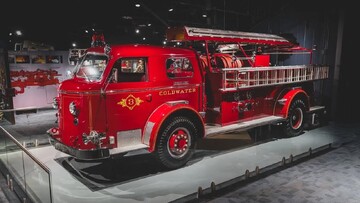 فروش ماشین‌های آتش‌نشانی با قدمت ۱۰۰ ساله + تصاویر