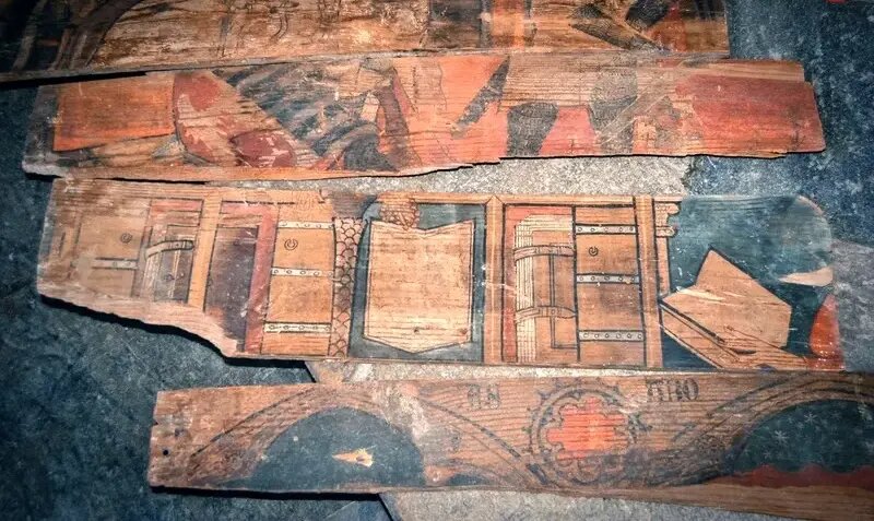 این کفپوش قدیمی زیرزمین یک تختۀ نقاشی ۶۰۰ ساله بود | عکس