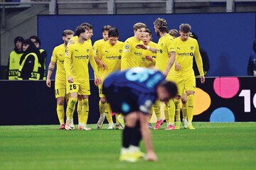 فاتحان والهالا | نام: تیم فوق‌العاده، شغل: فتح سرزمین‌های اروپایی