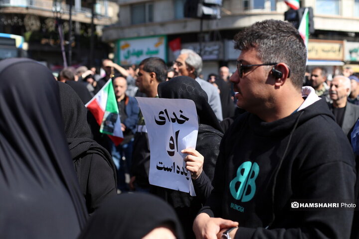 تجمع مردم تهران در عزای شهادت رهبر معظم انقلاب