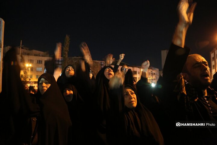 تجمع مردم برای شهادت امام خامنه ای در میدان انقلاب