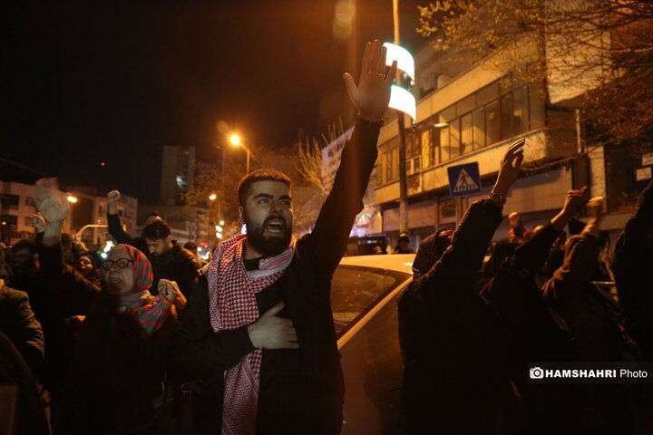 تجمع مردم برای شهادت امام خامنه ای در میدان انقلاب