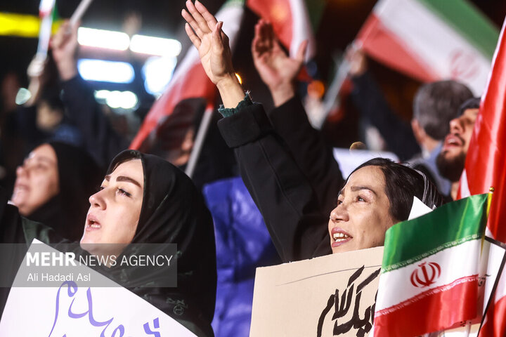 عزاداری و تجمع مردمی در سوگ رهبر شهید