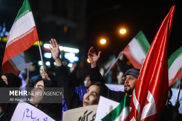 عزاداری و تجمع مردمی در سوگ رهبر شهید