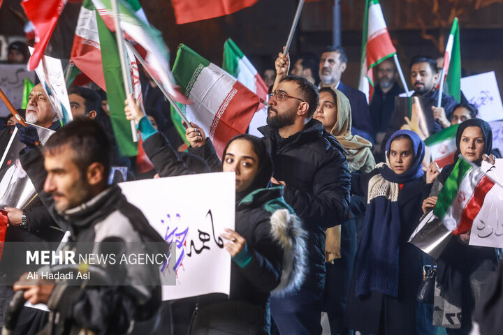 عزاداری و تجمع مردمی در سوگ رهبر شهید