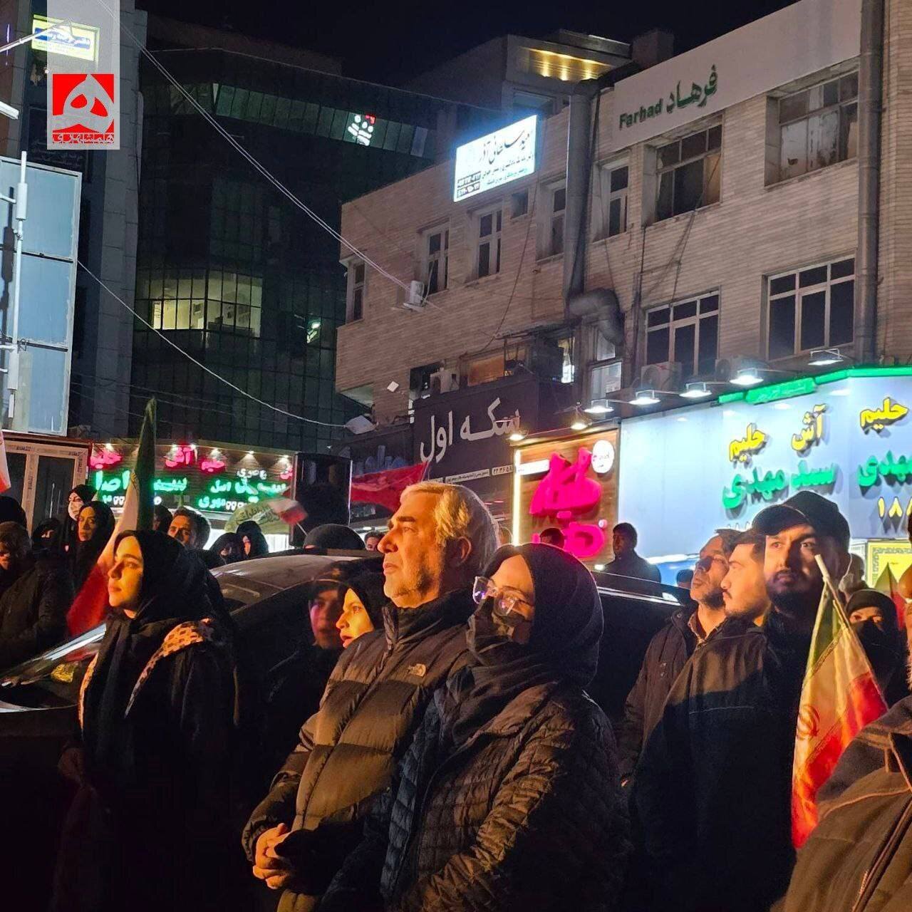 حضور کارگردان معروف در تجمعات مردمی عزاداری برای امام شهید انقلاب + تصویر