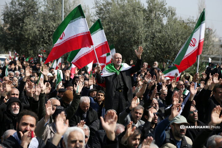 مراسم نماز جمعه تهران به امامت حجت الاسلام حاج علی اکبری