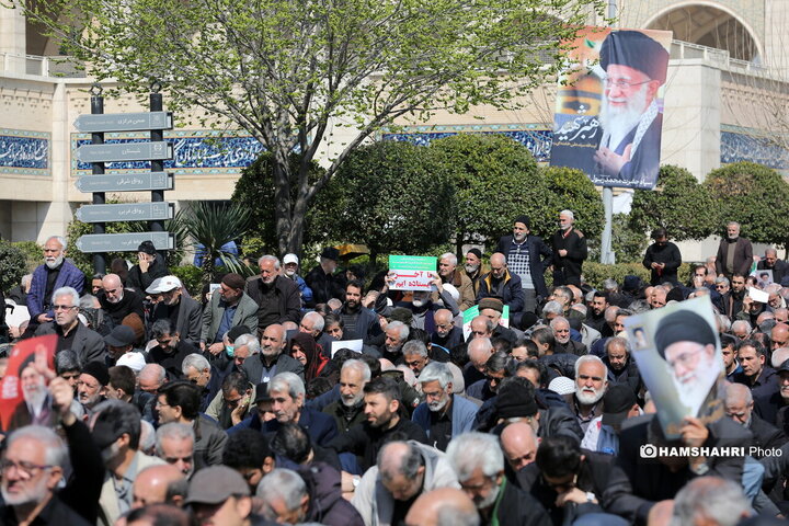 مراسم نماز جمعه تهران به امامت حجت الاسلام حاج علی اکبری