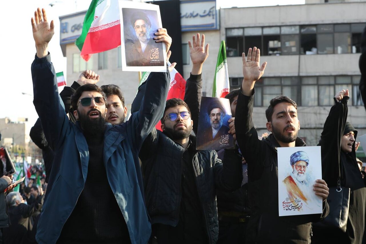 تصویر وحدت در قاب ایران | تصاویری از اجتماع میلیونی مردم در بیعت با رهبر جدید انقلاب