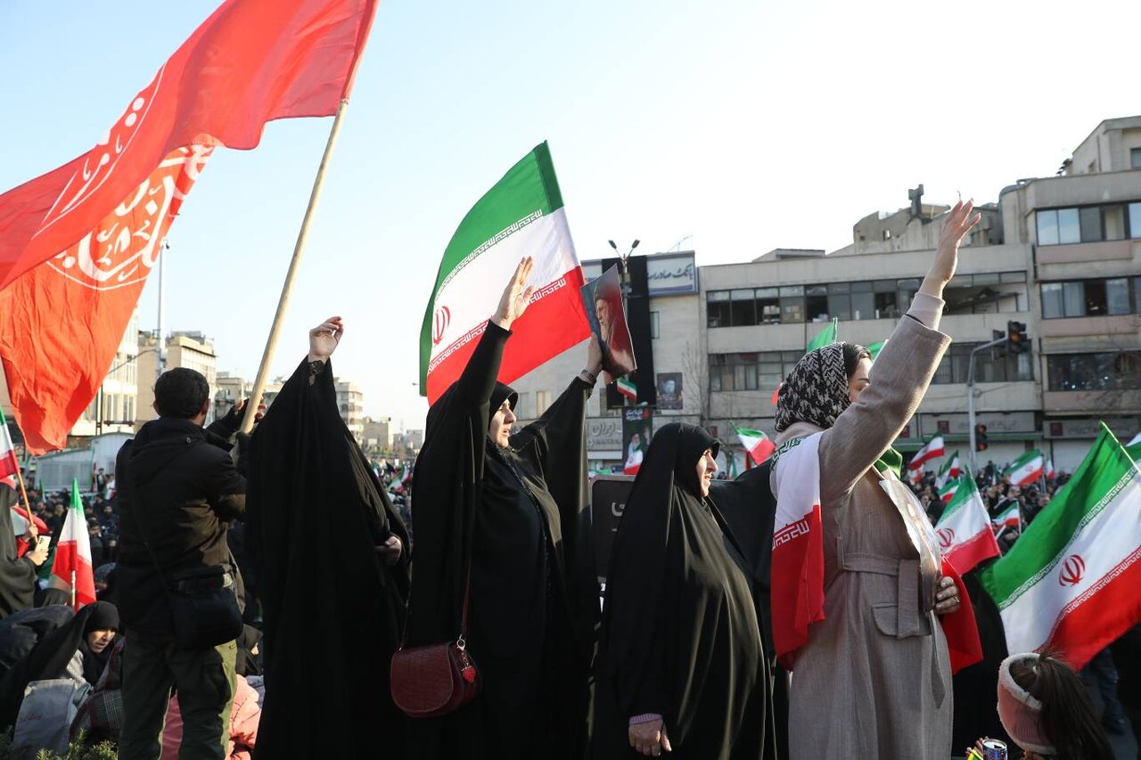 تصویر وحدت در قاب ایران | تصاویری از اجتماع میلیونی مردم در بیعت با رهبر جدید انقلاب