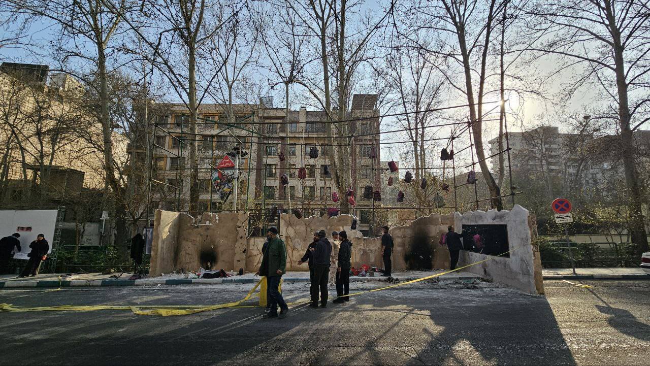 یک پرفورمنس متفاوت در مقابل دفتر سازمان ملل در تهران| زنگ مدرسه میناب در بلوار شهرزاد&nbsp; به صدا درآمد