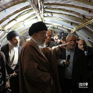 یک خاطره از سومین رهبر انقلاب در جایی که فکرش را نمیکنید + تصاویر