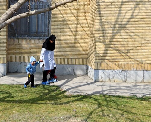 کودک بی سرپرست جنگ