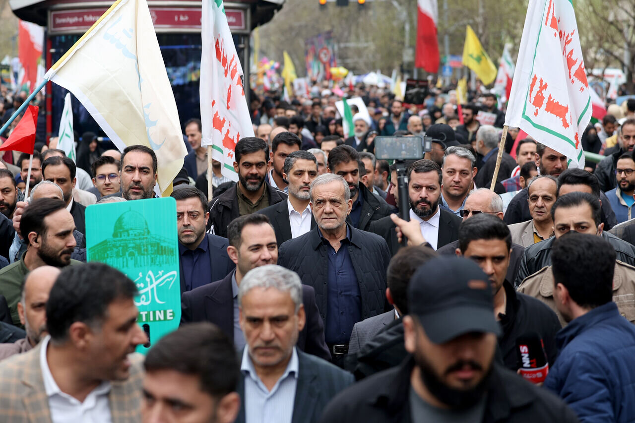 پزشکیان در راهپیمایی روز قدس