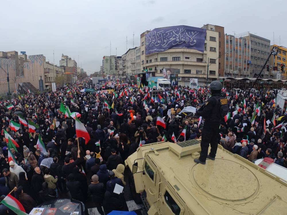 تصاویری از خاصترین روز قدس پس از انقلاب زیر بمباران دشمن