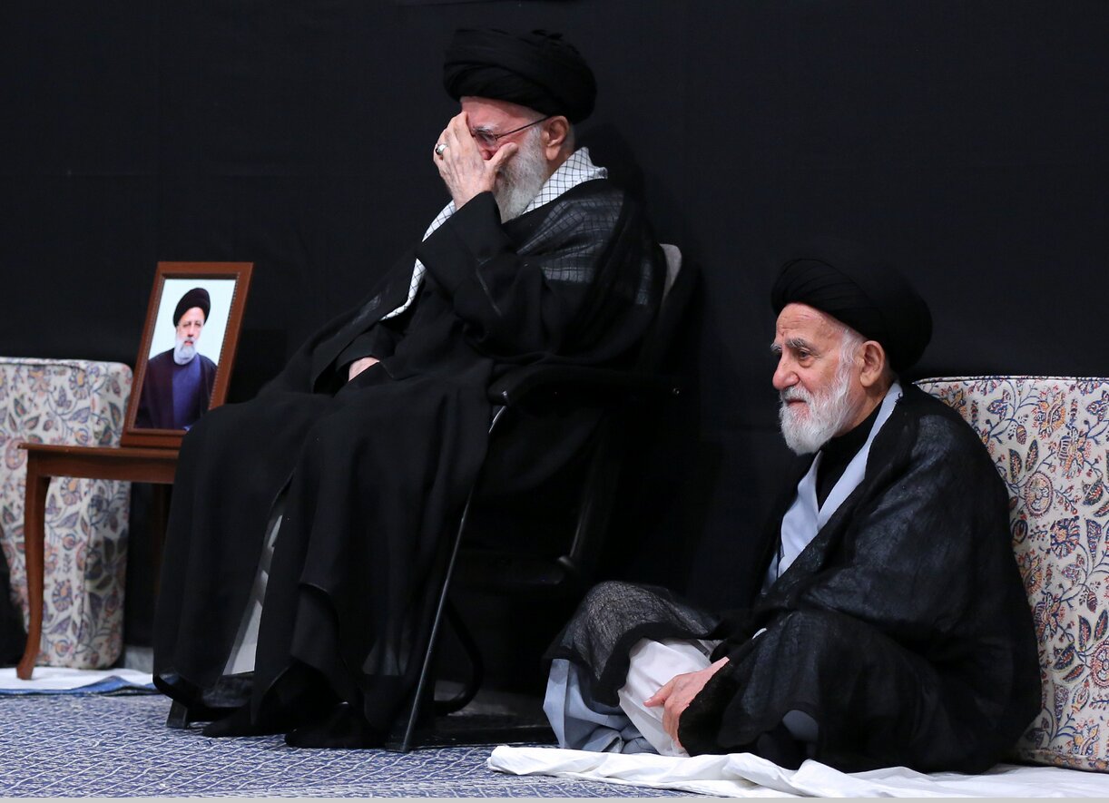 سیدجعفر شبیری زنجانی در کنار رهبری