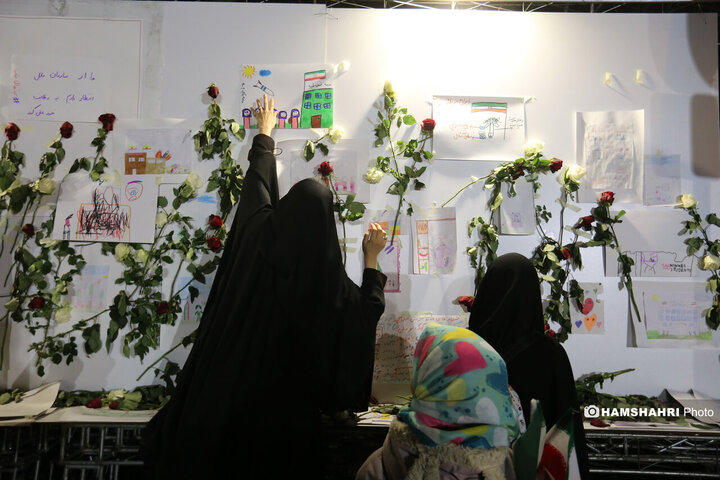 تجمع دانش آموزان به یاد شهدای مدرسه میناب