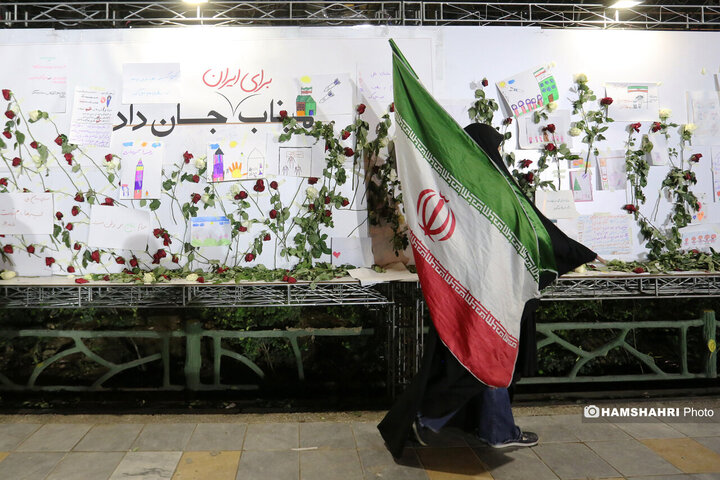 تجمع دانش آموزان به یاد شهدای مدرسه میناب