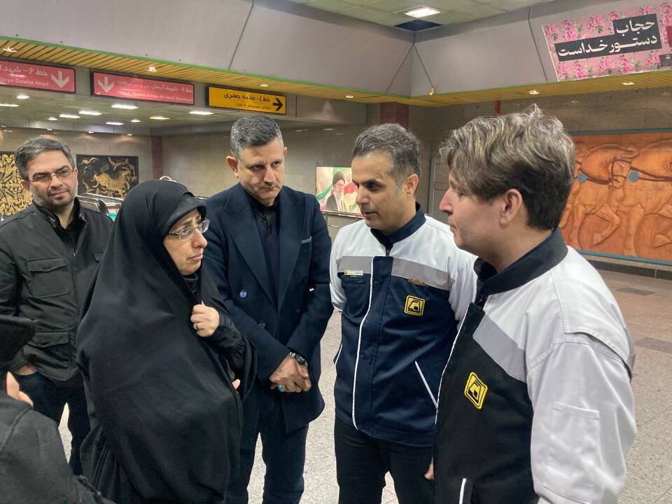 بازدید اعضای شورای شهر از مناطق آسیب دیده تهران + تصاویر