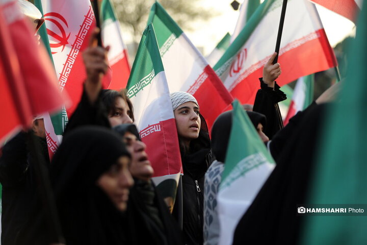 مراسم تجمع نوجوانان در میدان امام خمینی