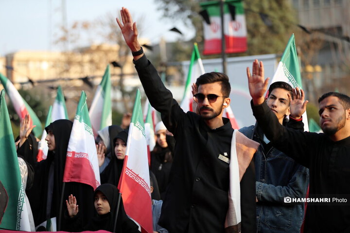 مراسم تجمع نوجوانان در میدان امام خمینی