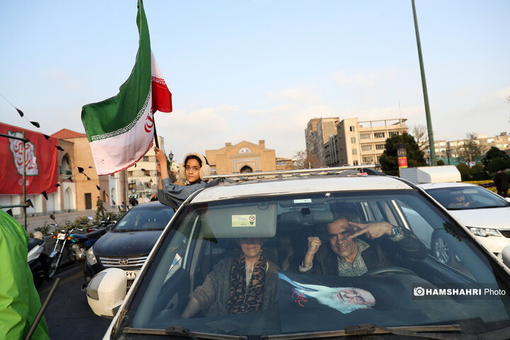 مراسم تجمع نوجوانان در میدان امام خمینی