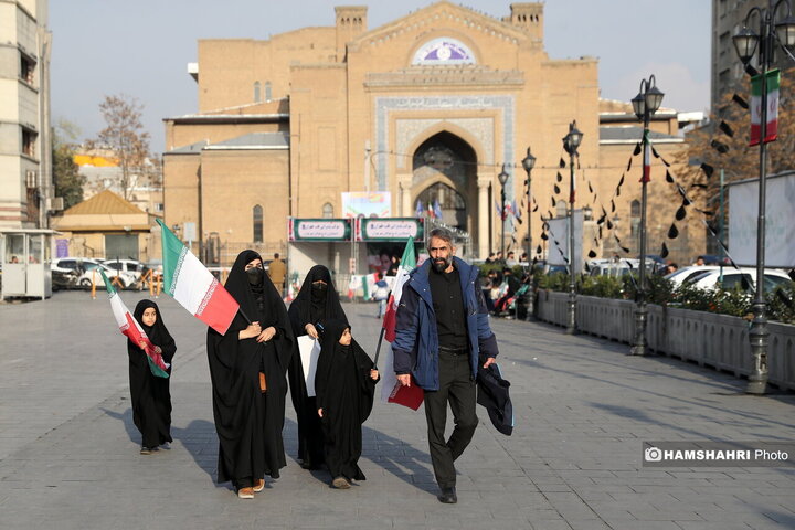 مراسم تجمع نوجوانان در میدان امام خمینی