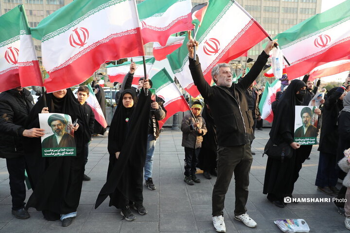 مراسم تجمع نوجوانان در میدان امام خمینی