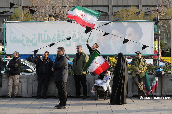 مراسم تجمع نوجوانان در میدان امام خمینی