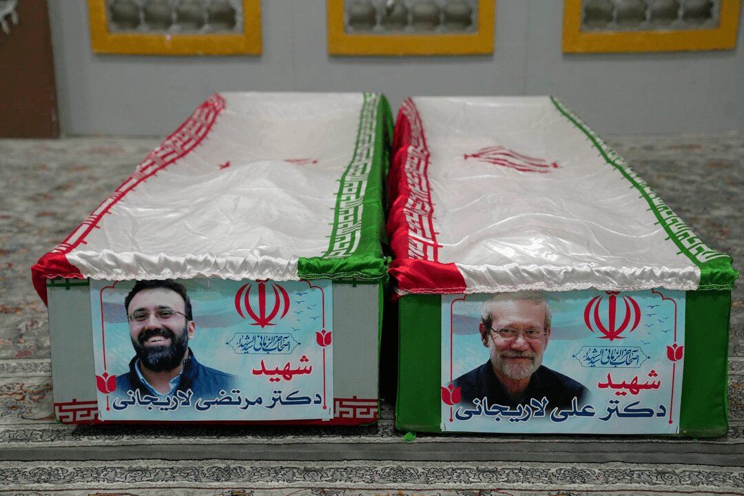 اولین تصویر از پیکر شهید علی لاریجانی و فرزندش