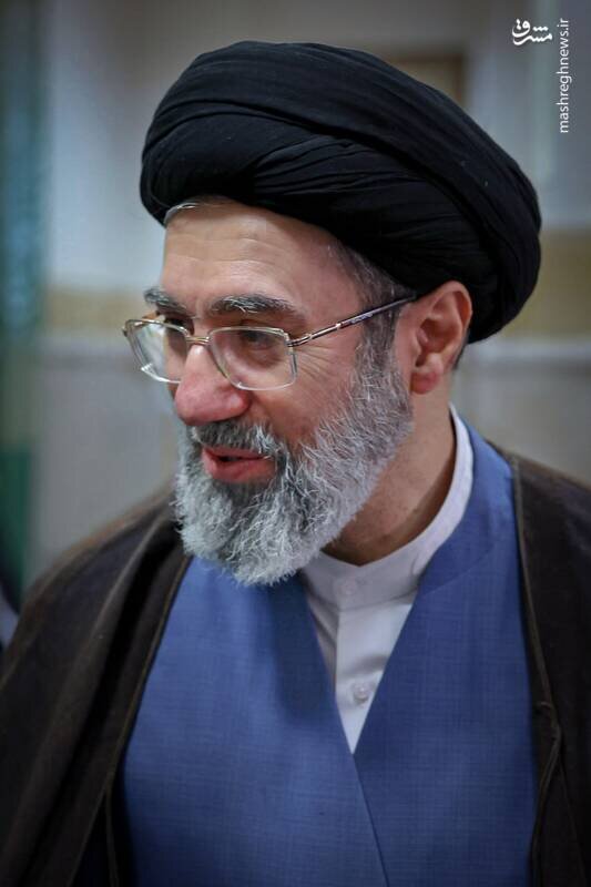 تصاویری از آیتالله سیّدمجتبیٰ خامنهای