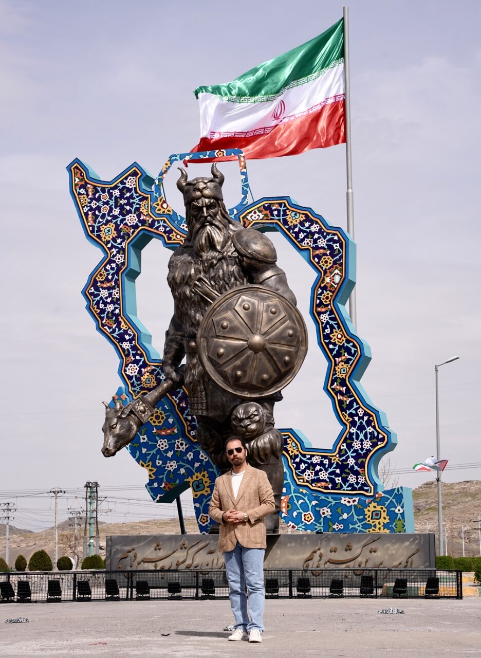 رستم چطور از شاهنامه به وکیل آباد مشهد آمد؟ | روایت رونمایی از بزرگترین المان هنری شهری ایران + تصاویر