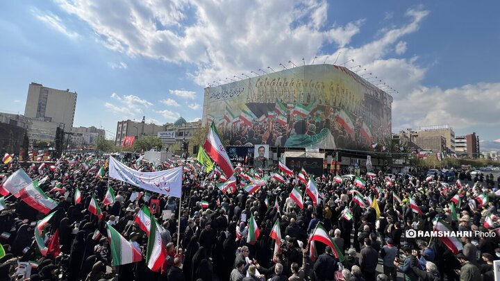 تشییع شهید تنگسیری در میان حضور پرشمار مردم تهران