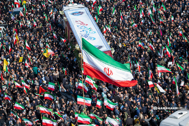 تشییع شهید تنگسیری در میان حضور پرشمار مردم تهران