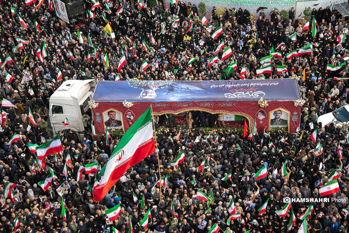 تشییع شهید تنگسیری در میان حضور پرشمار مردم تهران