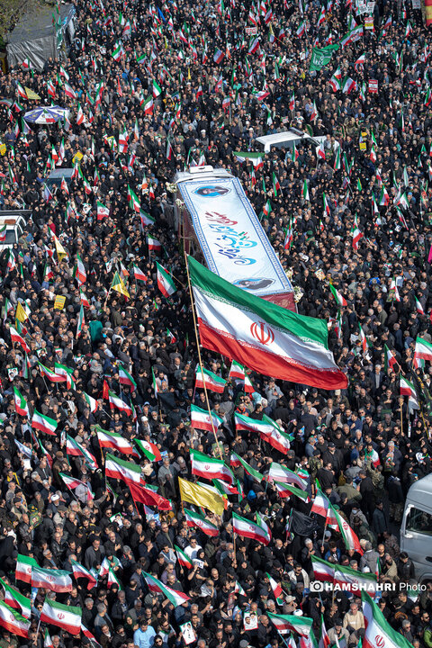 تشییع شهید تنگسیری در میان حضور پرشمار مردم تهران