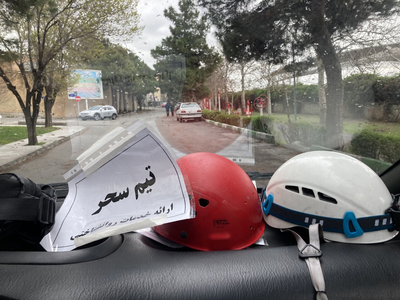 یک روز با امدادگران جمعیت هلال احمر کشور از آواربرداری تا نجات جان مجروحان جنگی