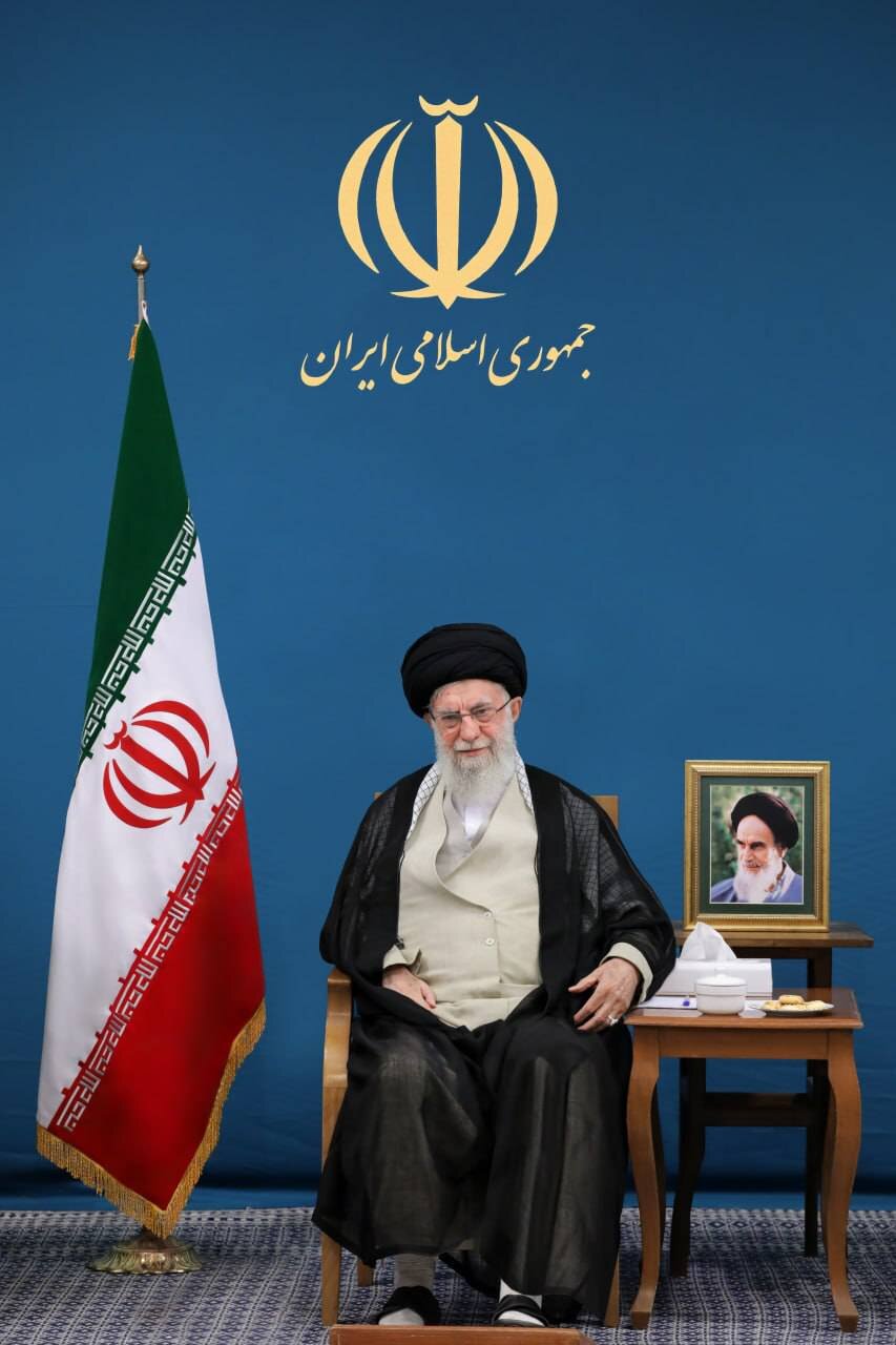 رهبر شهید - آیت الله خامنه ای