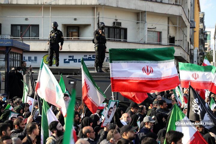 تشییع پیکر شهید علیرضا تنگسیری فرمانده نیروی دریایی سپاه