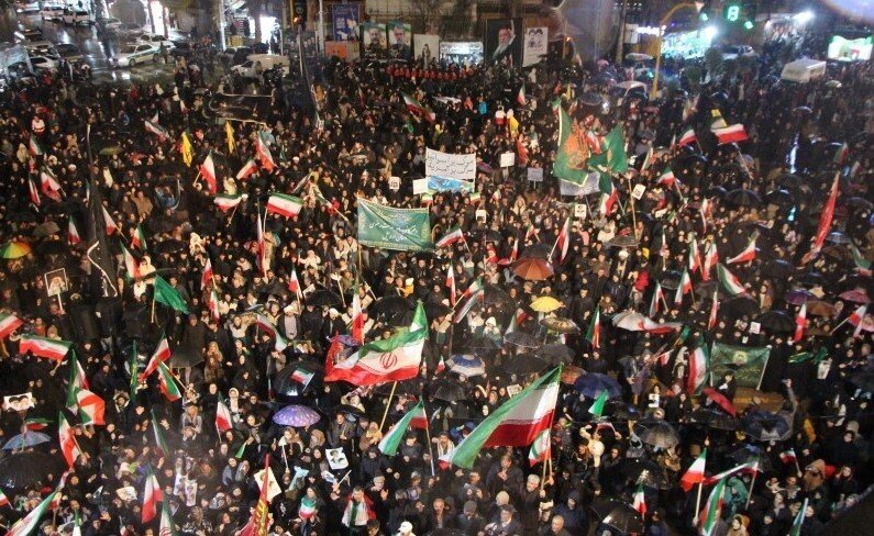 ما بیشماریم | تصاویری از حضور بیوقفه مردم در میادین اصلی شهرها برای نمایش انسجام ملی در برابر تهدیدها