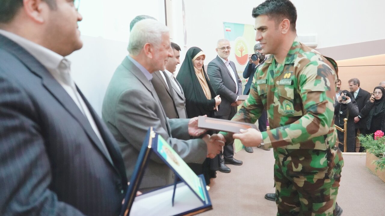 جنگل بان لرستاتی