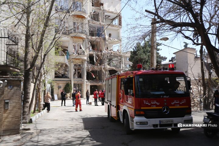 قدردانی ورزشکاران و هنرمندان از آتش نشان ها