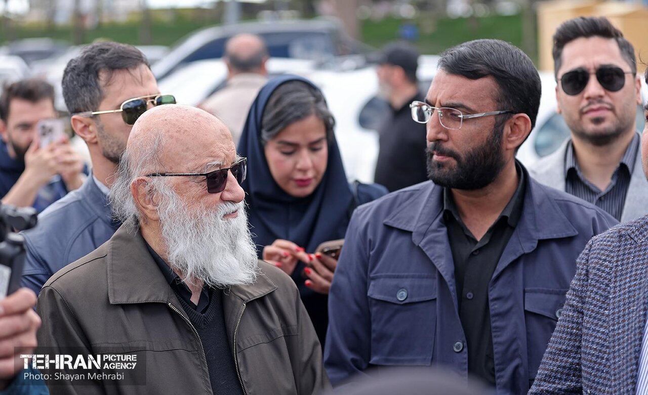 رونمایی اتوبوس ها