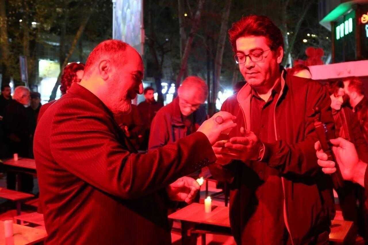 بازیگرانی که برای رهبر شهید شمع روشن کردند | ببینید